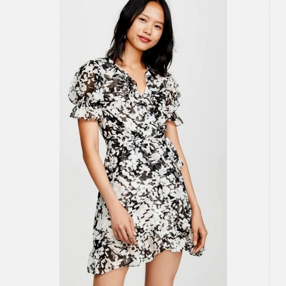 NWT MISA Los Angeles Floral Everly Wrap dress size medium